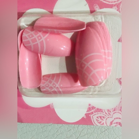 3 for $10 assorted pink lace artificial coffin shaped nail extensions FREE - Picture 12 of 13
